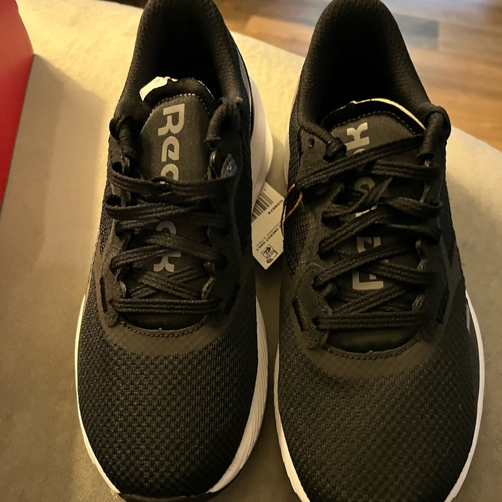 NWT - Reebok Floatridge Energy Running Shoes - Black/White - Size 7 - NIB WOMEN